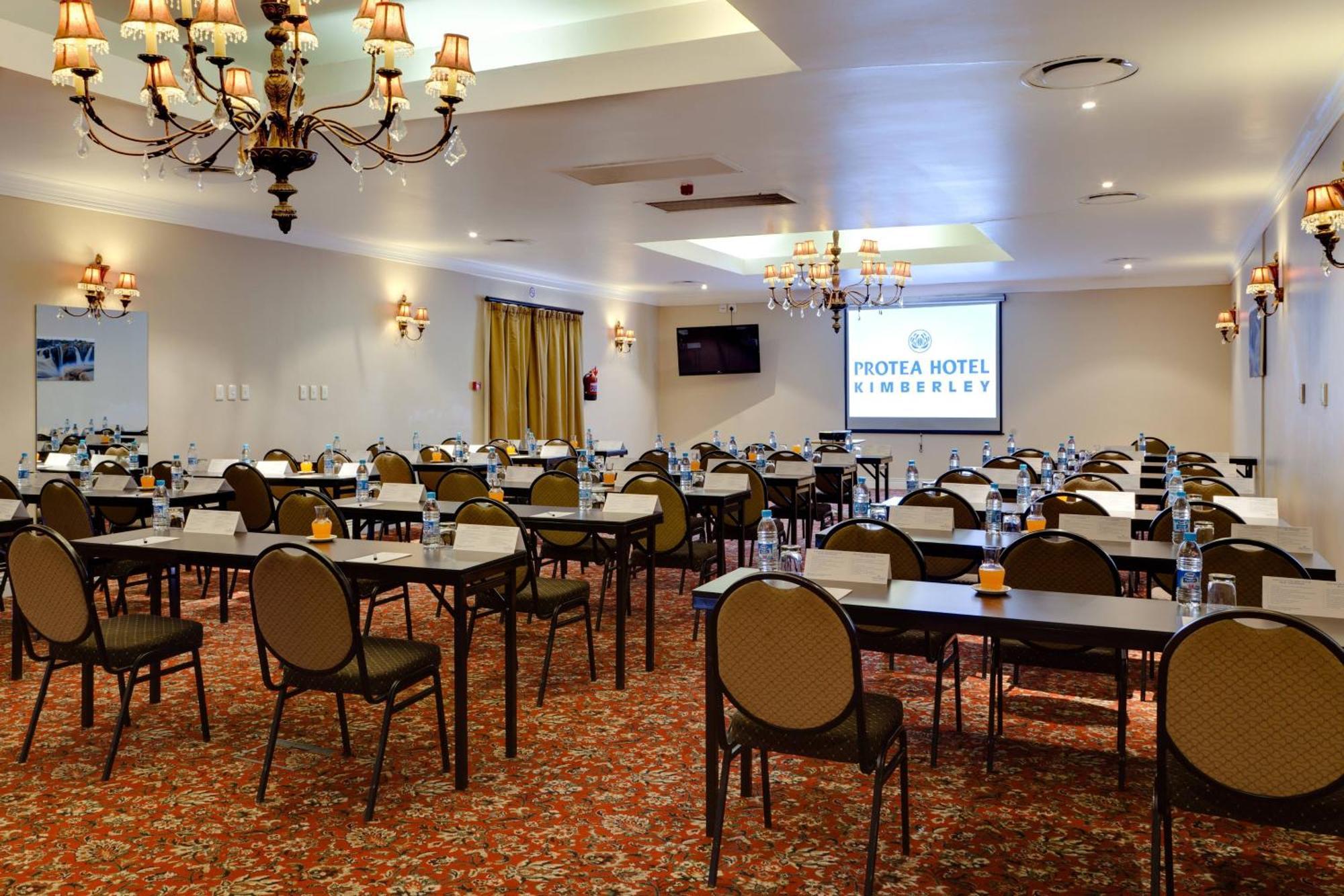 Protea Hotel By Marriott Kimberley Extérieur photo
