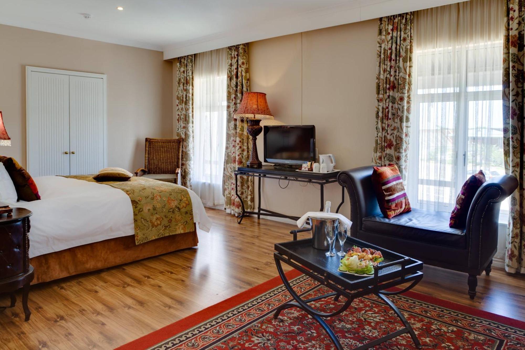 Protea Hotel By Marriott Kimberley Extérieur photo
