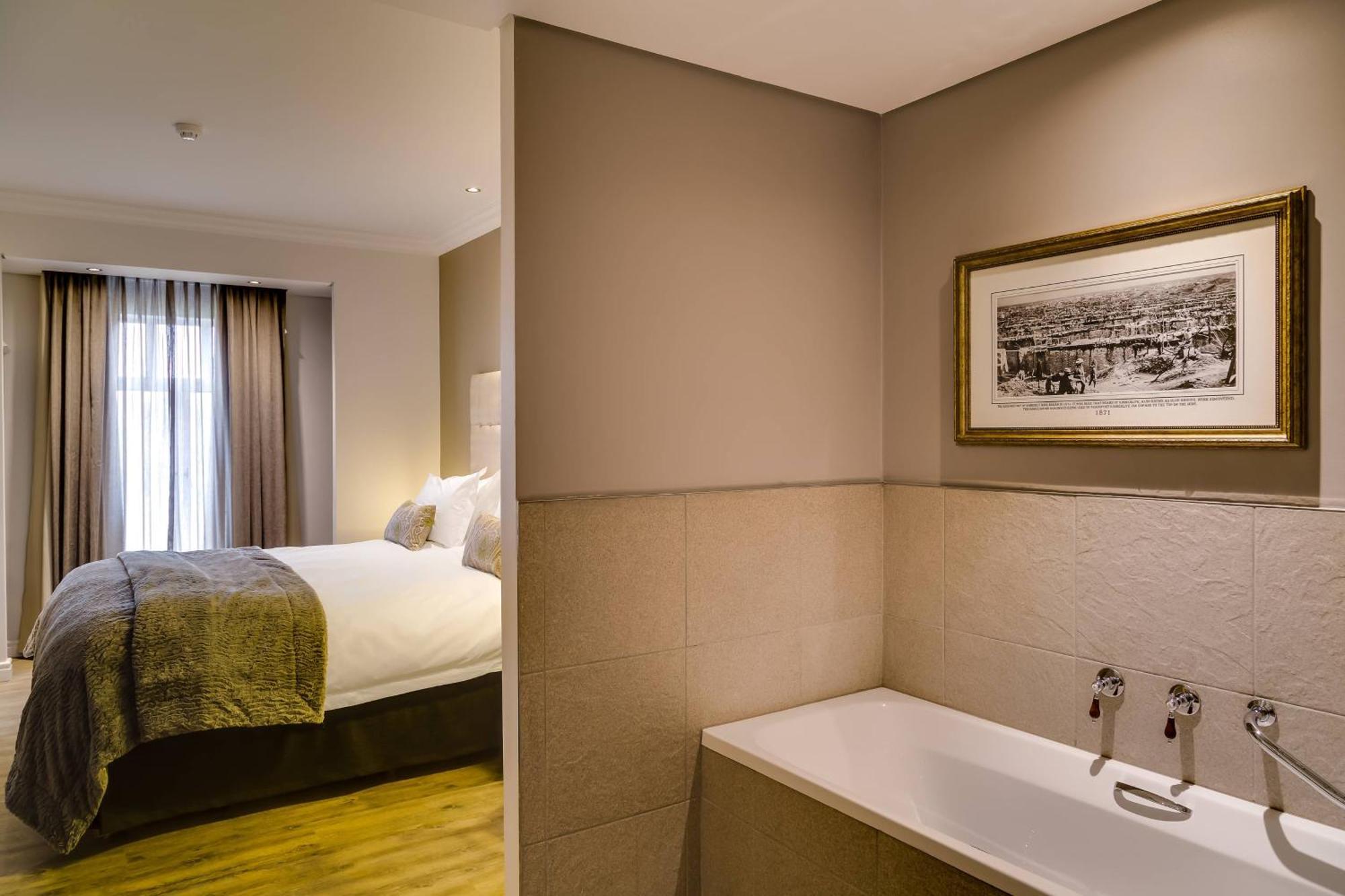 Protea Hotel By Marriott Kimberley Extérieur photo